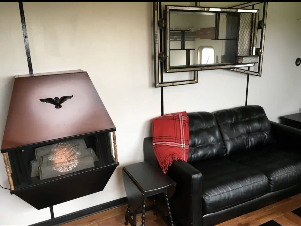 Как старый железнодорожный вагон стал хитом на Airbnb: история и цена необычного ремонта